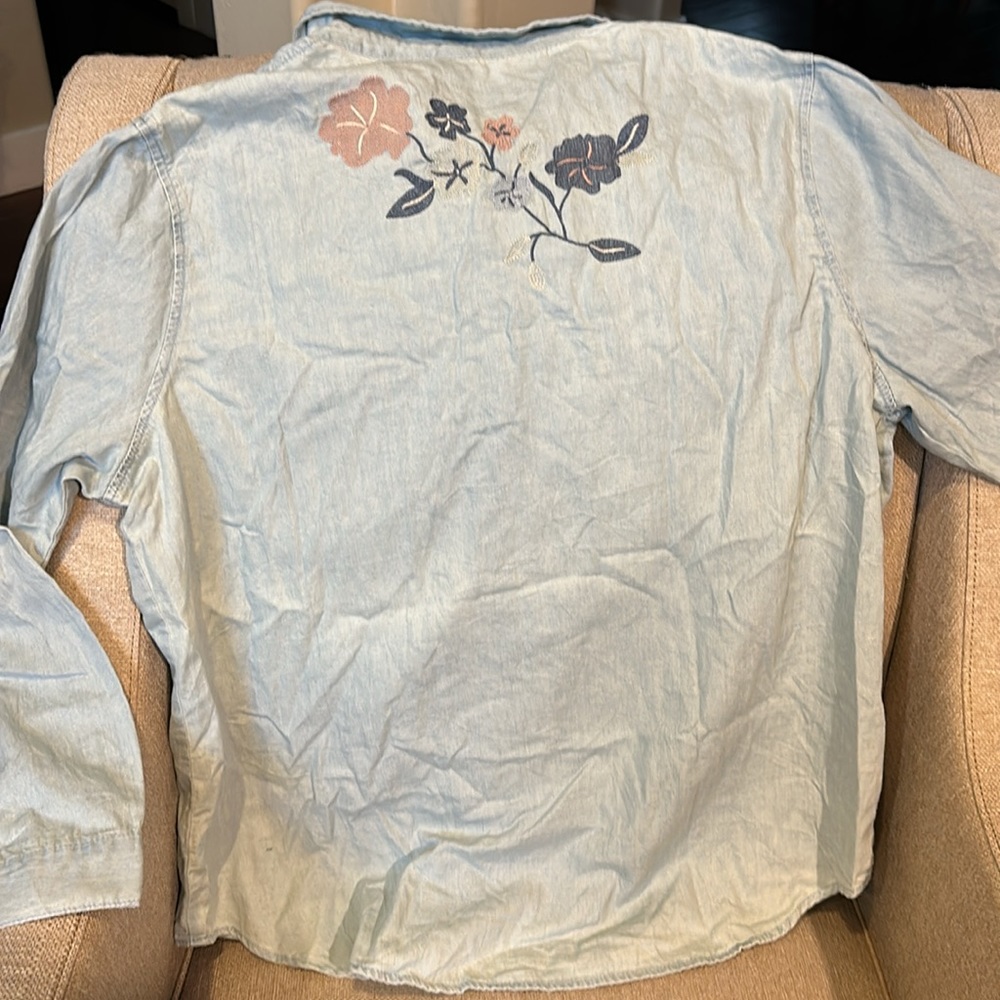Faded Glory women’s shirt - Picture 2 of 5